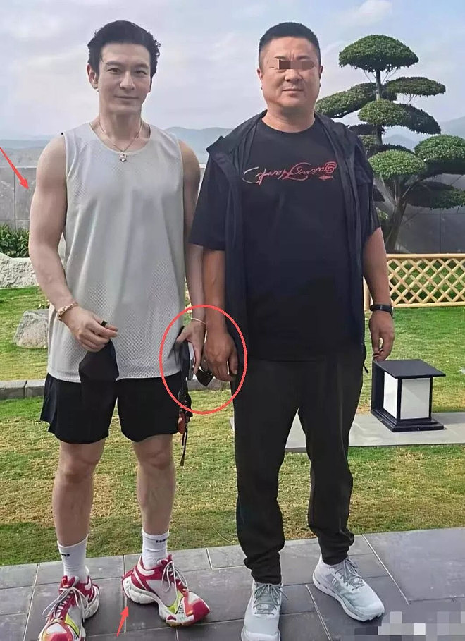 48岁黄晓明跑步被偶遇,穿4厘米增高鞋戴假发片,网友:活得太累 - 3