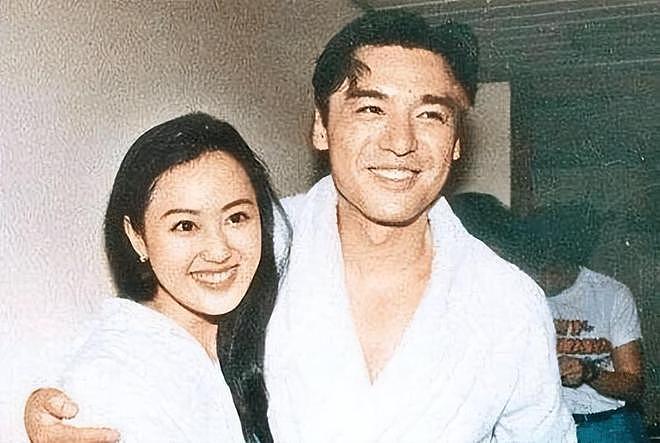 41岁仍拍三级片追求刺激？从亿万富豪再到烂片女王，她在追求什么 - 6