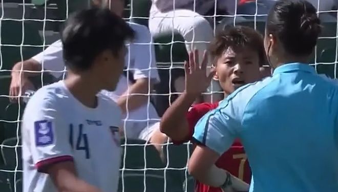 中国女足赢球仅1小时!传来2大坏消息,争冠难了,韩国裁判太严厉(组图) - 3
