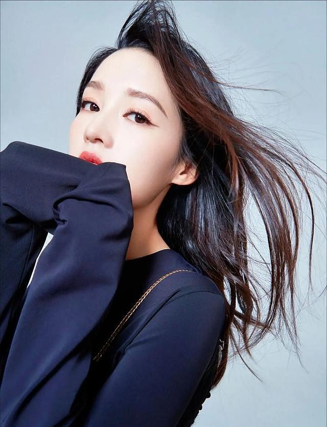 李沁被曝秘密完婚嫁顶级豪门?经纪公司紧急甩出行程表回应 - 7