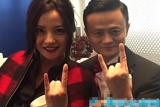 不是黄晓明！也不是马云！如今替赵薇收拾烂摊子的，是这个男人（组图） - 5