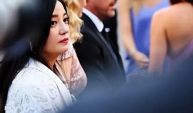 不是黄晓明！也不是马云！如今替赵薇收拾烂摊子的，是这个男人（组图） - 7