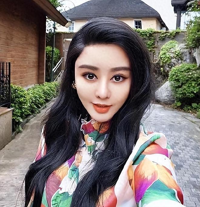 10年前，富家女花800万整成范冰冰，嫁主刀医生后，现在成这样（组图） - 1
