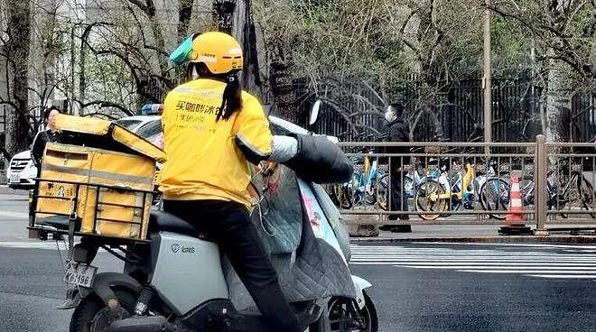 中国外卖补贴退潮：基础配送费缩水，骑手月入8000元已成过去 - 1
