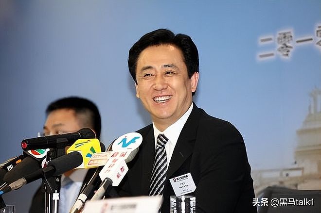 许家印大儿子月领4100万躺平,二儿子替父顶罪蹲号子,女儿开跑车(组图) - 4