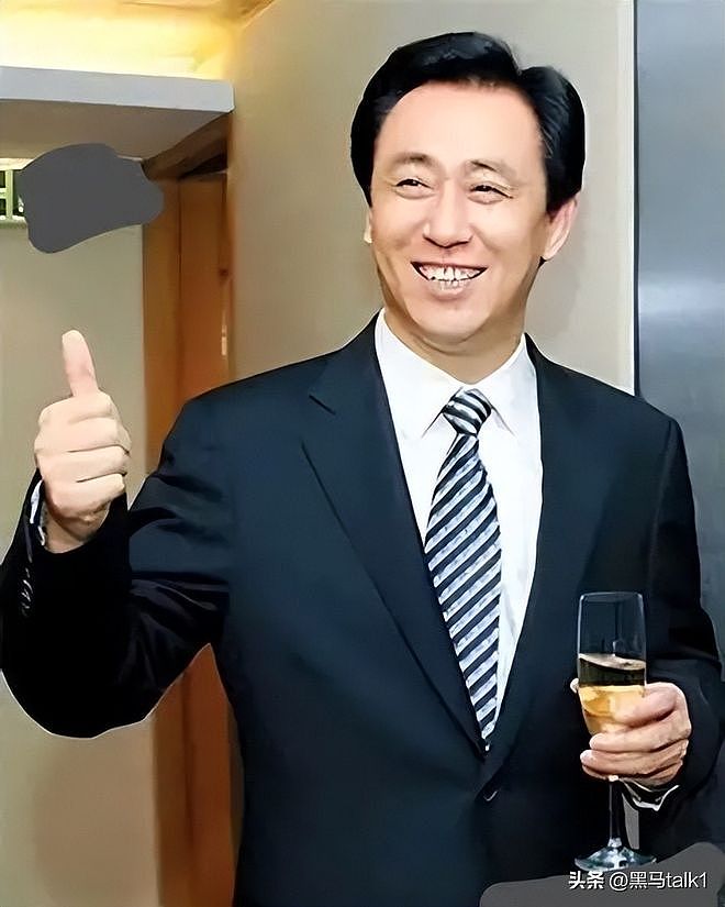 许家印大儿子月领4100万躺平,二儿子替父顶罪蹲号子,女儿开跑车(组图) - 5