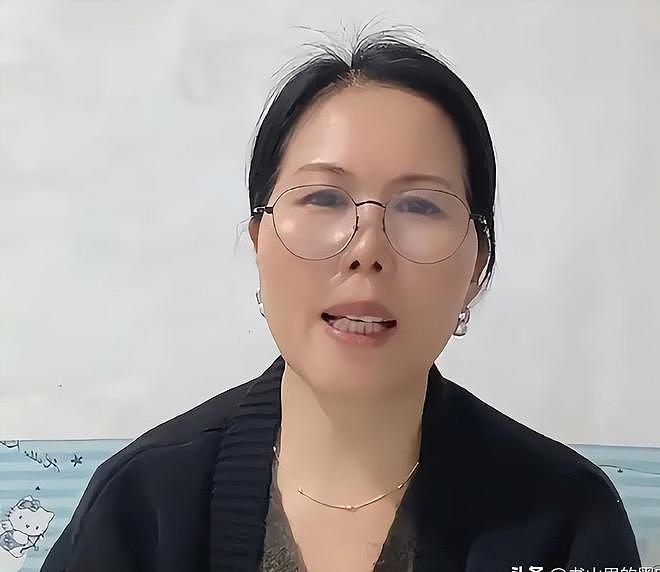 小杨阿姨直播，高情商“叫板”马筱梅，张兰骂儿子没钢镚，乱套了（组图） - 5