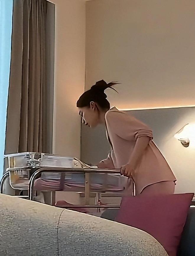 小杨阿姨直播，高情商“叫板”马筱梅，张兰骂儿子没钢镚，乱套了（组图） - 7