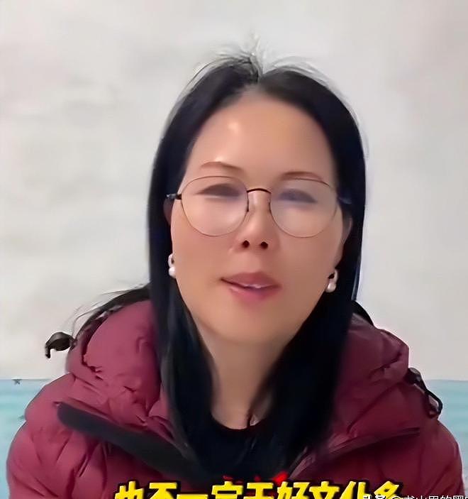 小杨阿姨直播，高情商“叫板”马筱梅，张兰骂儿子没钢镚，乱套了（组图） - 12
