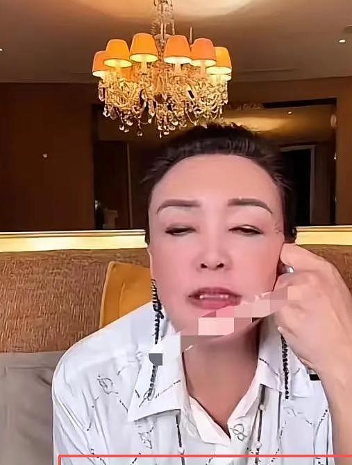 小杨阿姨直播，高情商“叫板”马筱梅，张兰骂儿子没钢镚，乱套了（组图） - 15