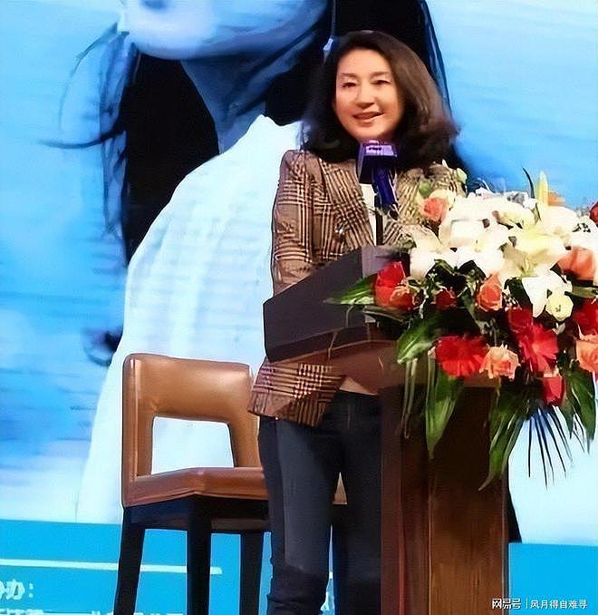 曾连登4年春晚!58岁央视名嘴王小丫近况曝光:曾因重病进ICU,病床留言字字催泪(组图) - 19