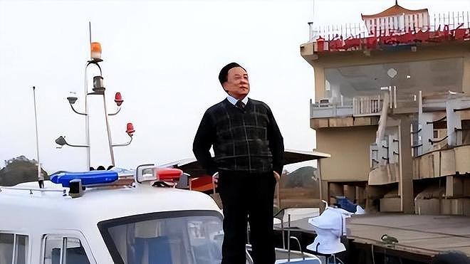 包养10位情妇，睡觉靠翻牌，生下11个私生子，75岁仍在拼命生娃！（组图） - 9