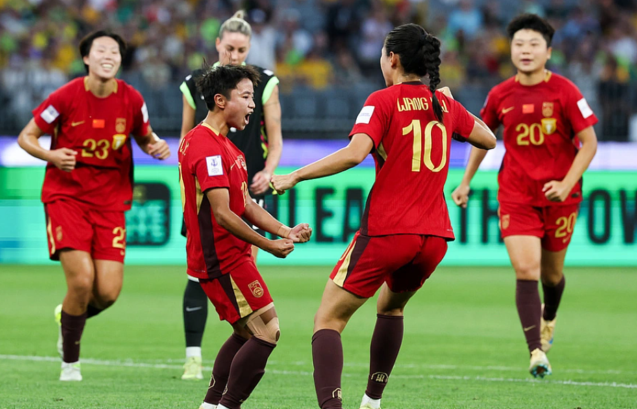 1-2不敌澳洲！中国女足无缘亚洲杯决赛，门将离谱失误酿悲剧（组图） - 8