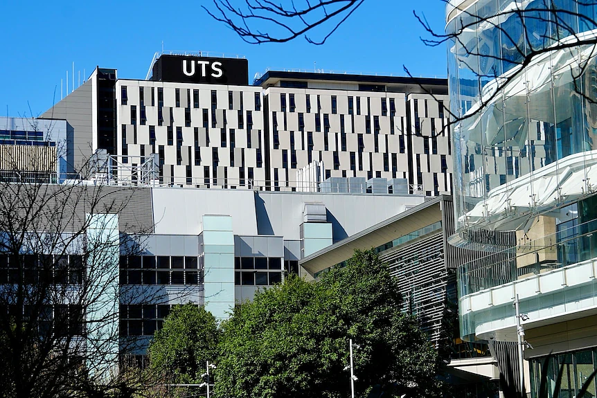澳洲21所高校学生被曝遭“禁言”黑幕，UTS被指掩盖性骚扰事件（组图） - 2
