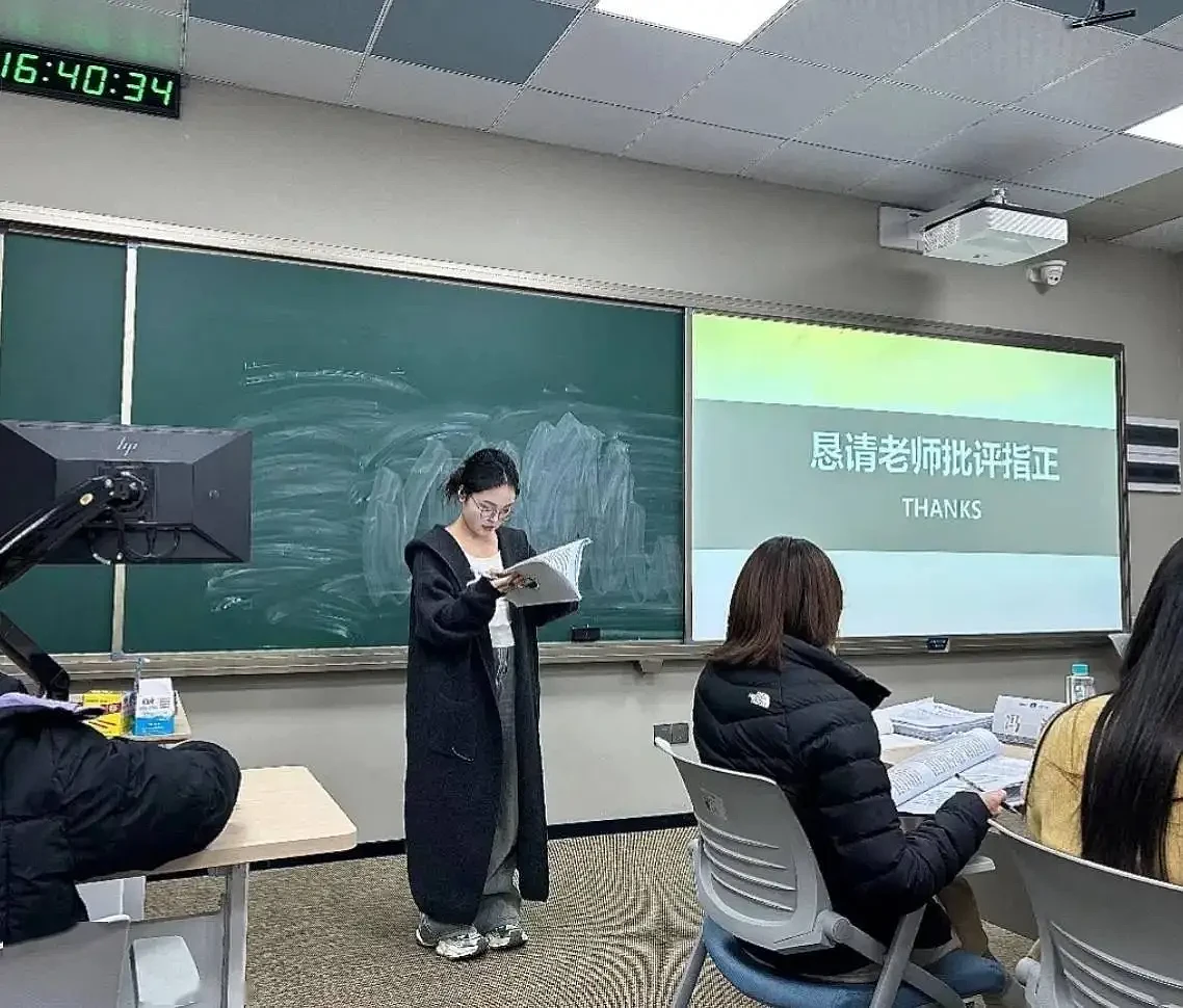湘雅研究生自杀后续:很漂亮,跳江前遗言直指导师(组图) - 1