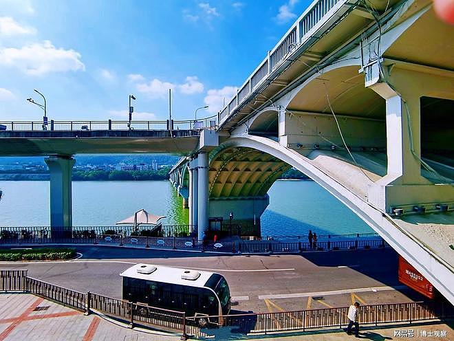 湘雅医院25岁女研究生坠江，遗书揭自杀真相：导师已停职接受调查 - 2
