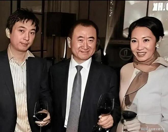 38岁王思聪私生活混乱挥霍无度，再传大丑闻（组图） - 4