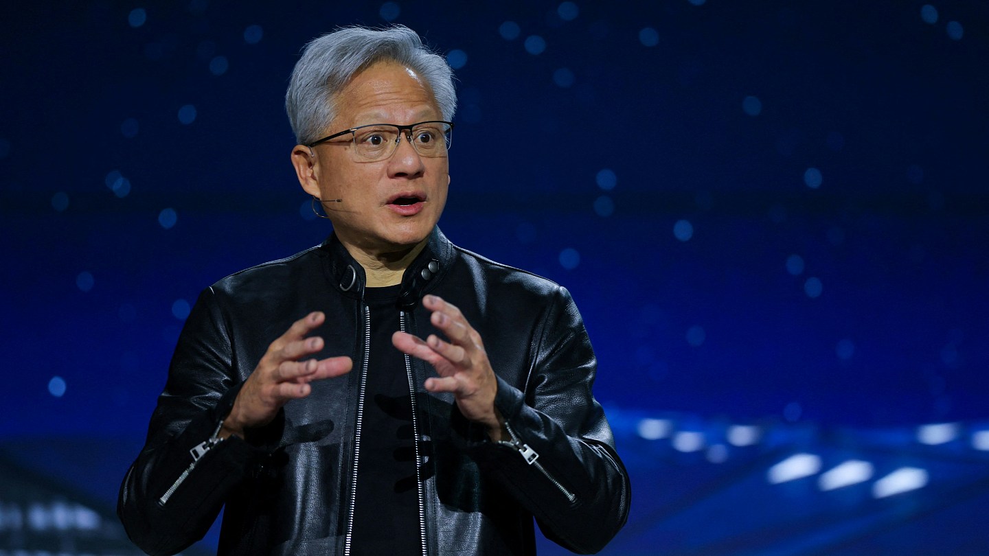 黄仁勋：Nvidia正重启对华H200晶片生产，40%台湾产能移美很困难（组图） - 2