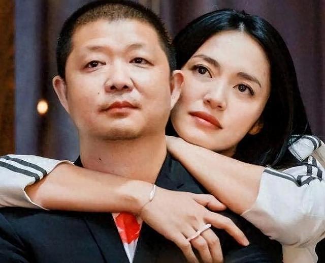 姚晨官宣离婚仅1天，私生活全被扒！凌潇肃当年的话终于有人信了（组图） - 1