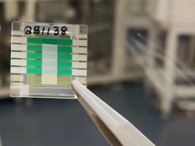 电动车充电比加油还快?澳洲科学家成功研发全球首个量子电池原型(组图) - 3