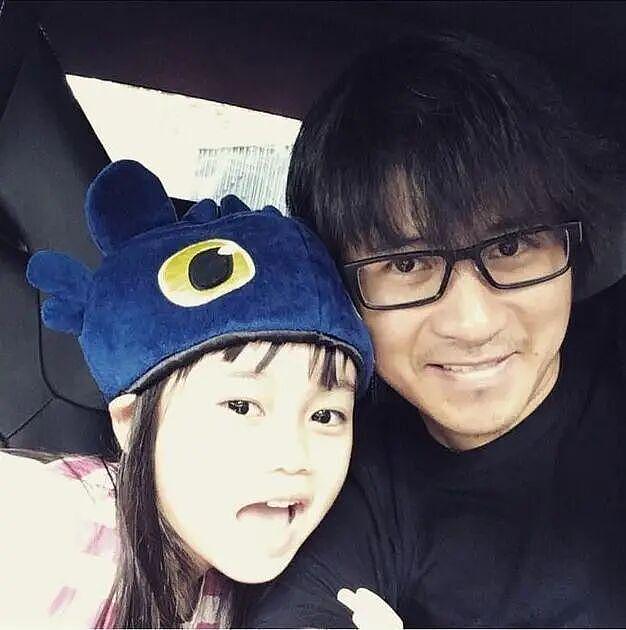 43岁韩寒近况曝光！娶制片人生2个孩子，如今跨界做导演身家过亿（组图） - 2