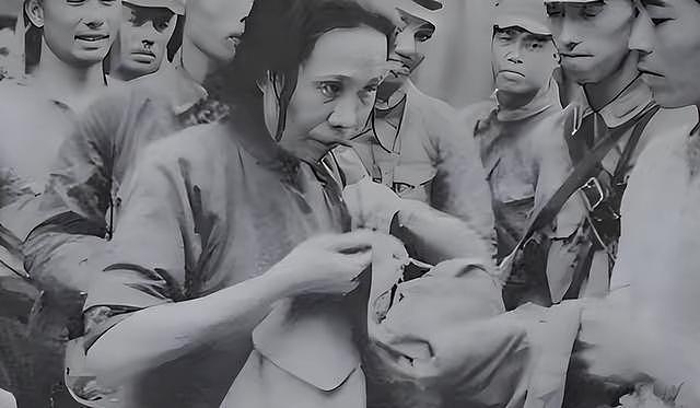 裸体被吊在房梁上,下体被插上铜棒通电,遗照被日寇供奉五十多年(组图) - 5