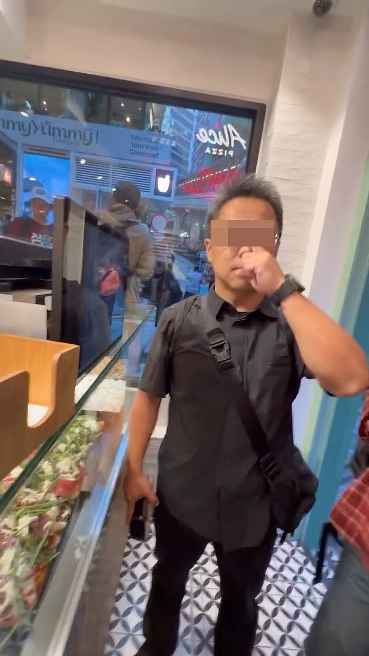 不满店员讲英文?男女大闹中环食店:会不会说中文?(组图) - 5