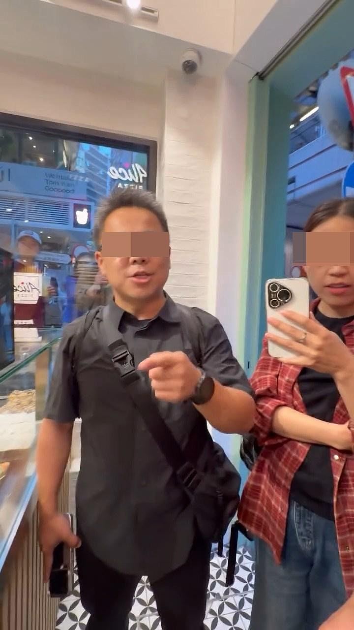 不满店员讲英文?男女大闹中环食店:会不会说中文?(组图) - 6
