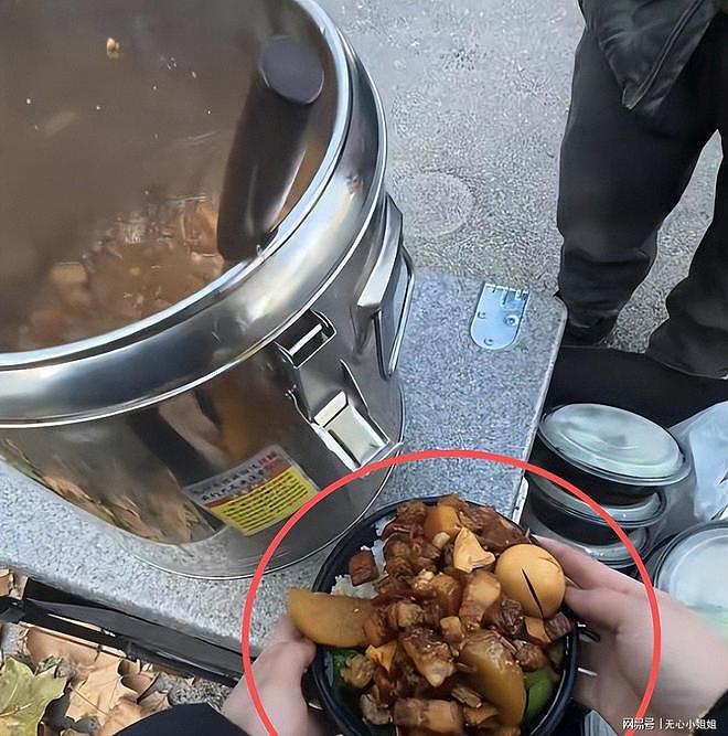 山东“倒饭姐”社死！“老底”被扒，正脸照流出，结局大快人心（组图） - 4