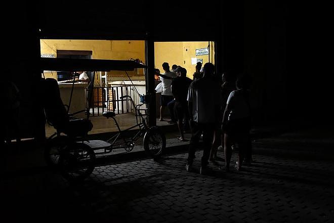 古巴全境大停电！光伏卖断货，手机变板砖，中国人高价抢票回国（组图） - 2