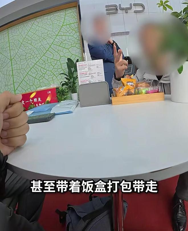 男子蹭饭260顿后续：拒拿2000赔偿硬刚，正脸曝光，同学认出社死（组图） - 5