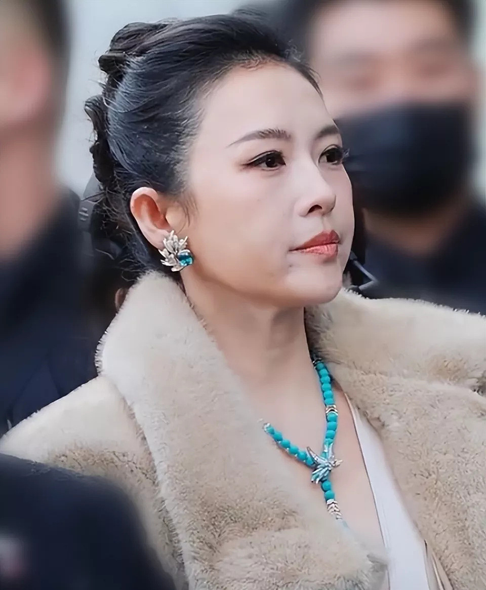 章子怡和唐嫣,人到中年幸不幸福都在脸上(组图) - 11