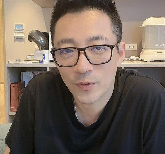 汪小菲不忍了！直播回应3大问题，孩子不随母姓，抱儿子拍满月照 - 1
