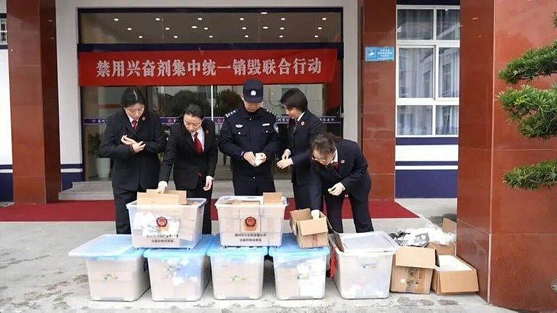 中国健身教练吃“增肌神药”,丧失性功能!还有人失去生育能力(图) - 1