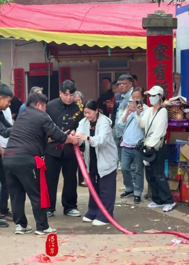 全红婵素颜回乡,一个细节粉碎全网焦虑!她的路,其实早就铺好了(组图) - 3