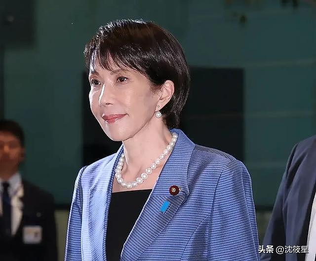 美日签完字，高市离开鸿门宴，登机前已通告中方，特朗普笑里藏刀（组图） - 2