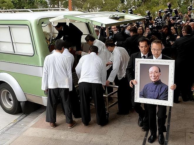 邵逸夫留下238亿遗产,为何4个孩子没人愿继承,甚至连花圈都不给他送(组图) - 18