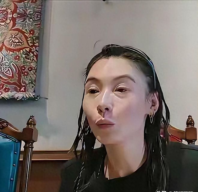 无滤镜后，江珊头发花白，杨幂像灭绝师太，章子怡倪萍傻傻分不清（组图） - 1
