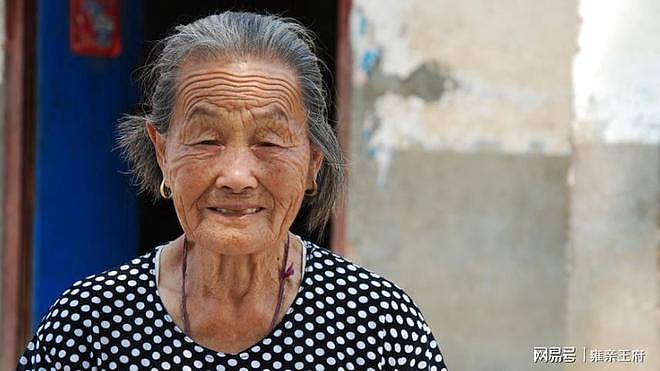 陈秀英：百岁妈妈，因近亲结婚生下3个“猴娃”，50年没出过村子（组图） - 1
