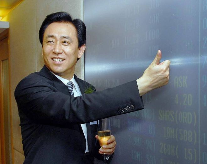 国家出手!追缴许家印3200亿,前妻丁玉梅成关键,被全球“通缉” - 2