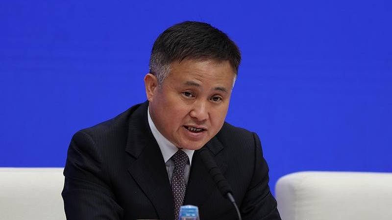 中国人民银行行长潘功胜：中国无意通过汇率贬值获取贸易竞争优势（组图） - 1