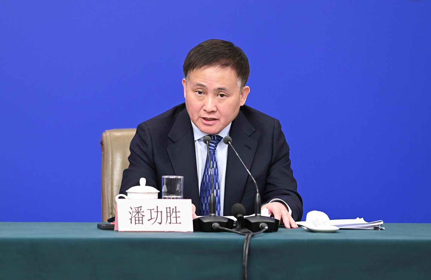 中国人民银行行长潘功胜：中国无意通过汇率贬值获取贸易竞争优势（组图） - 2