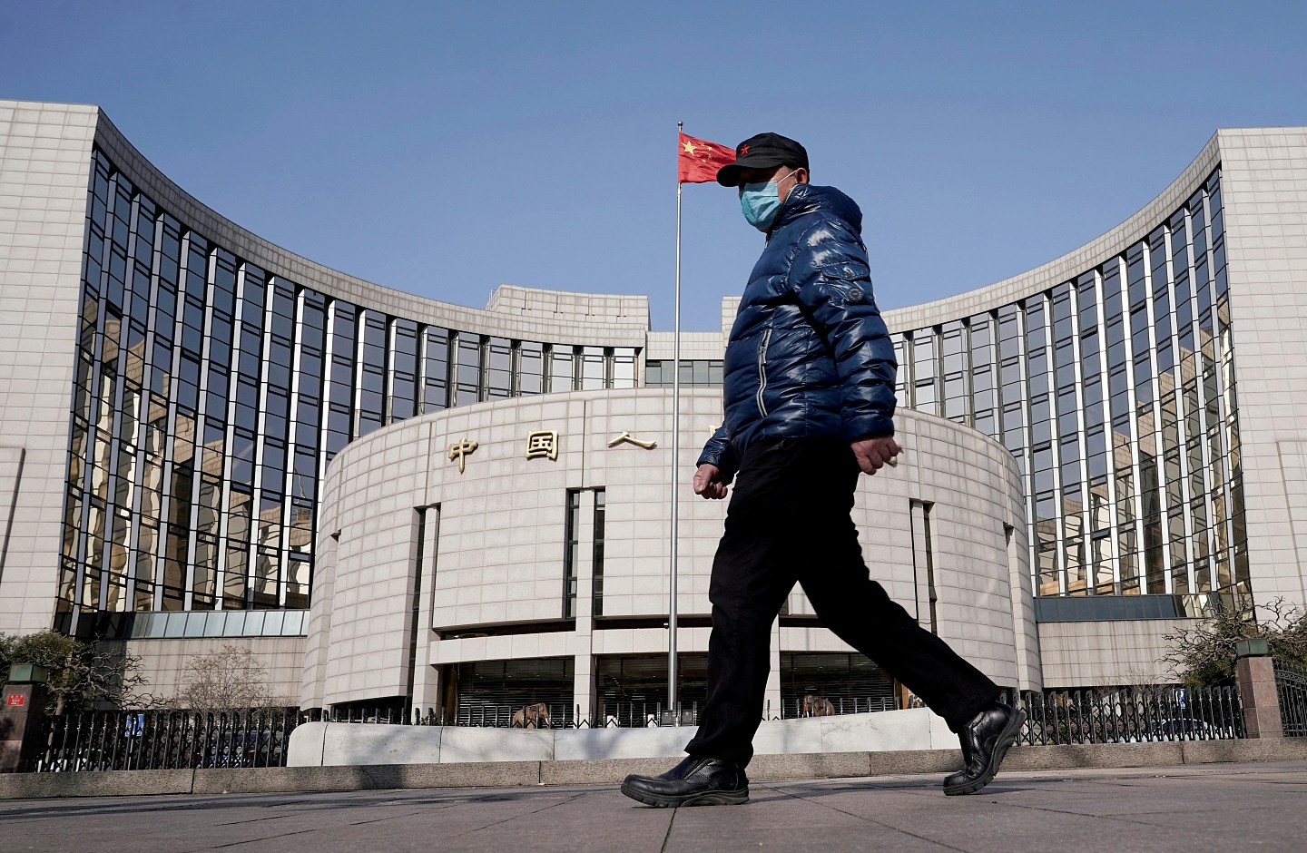 中国人民银行行长潘功胜：中国无意通过汇率贬值获取贸易竞争优势（组图） - 3