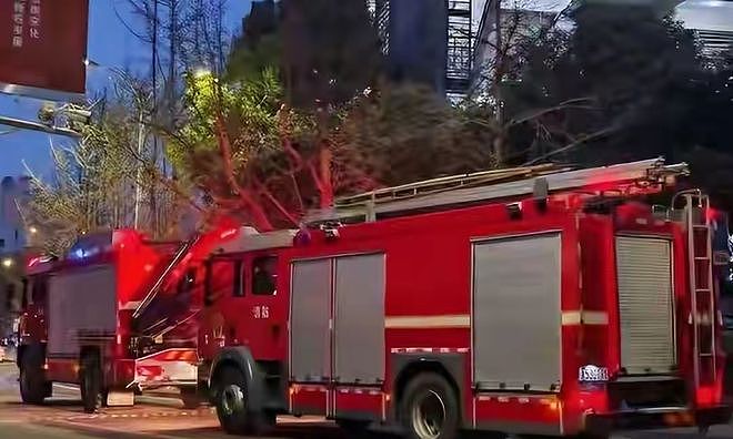 重庆大学实验室闪爆致1死3伤!研二学生为毕设加班竟成永别(组图) - 5
