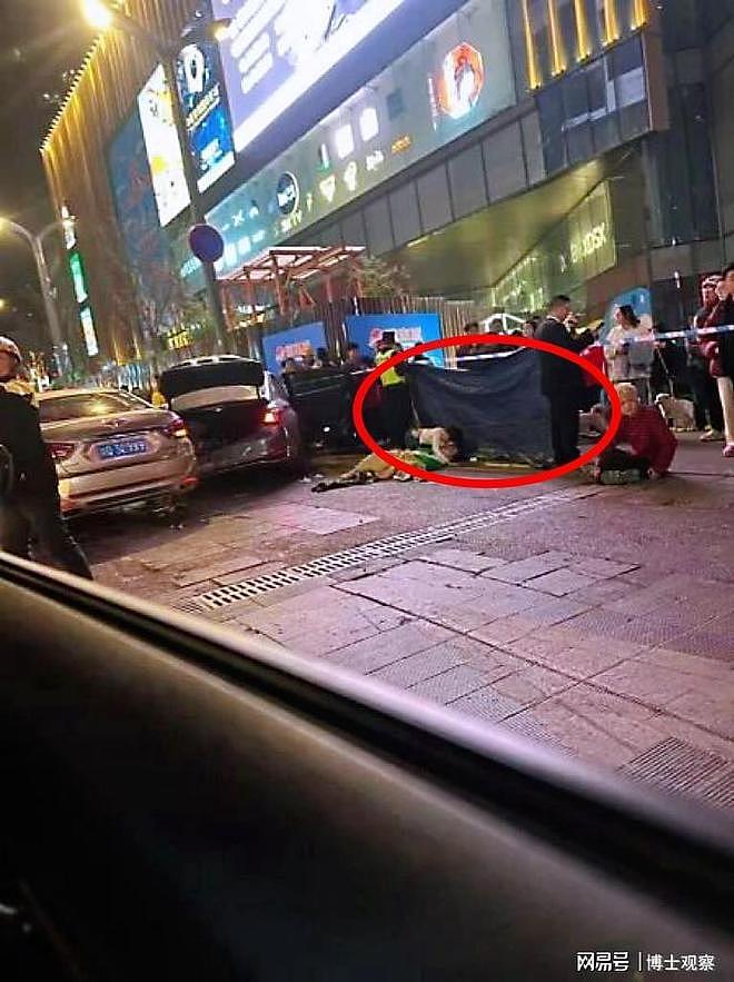1死3伤！重庆一轿车失控冲撞行人，33岁肇事者被扒，事发原因披露（组图） - 1
