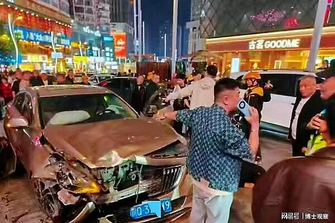 1死3伤！重庆一轿车失控冲撞行人，33岁肇事者被扒，事发原因披露（组图） - 2
