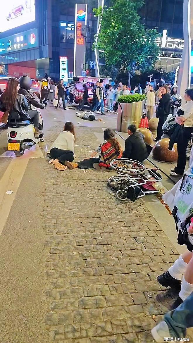 1死3伤！重庆一轿车失控冲撞行人，33岁肇事者被扒，事发原因披露（组图） - 3