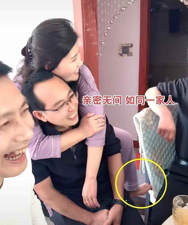 山西已婚妹搂姐夫上热搜：亲昵还是越界？过亿播放吵翻天（组图） - 3