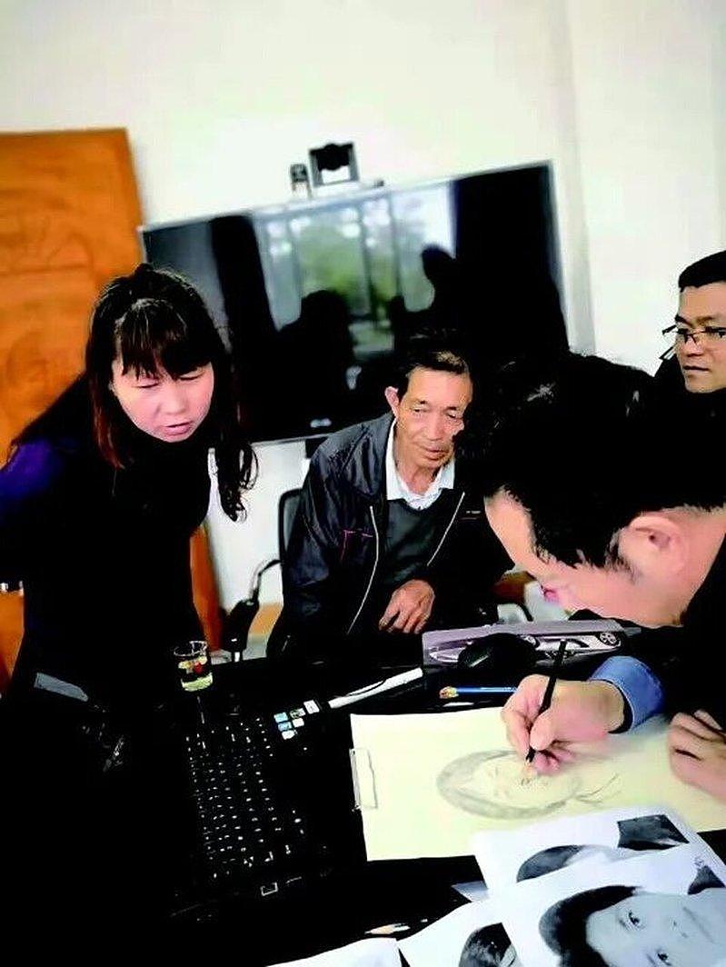中国拐童犯梅姨与画像差很大？ 画师：通缉会加速衰老（组图） - 2