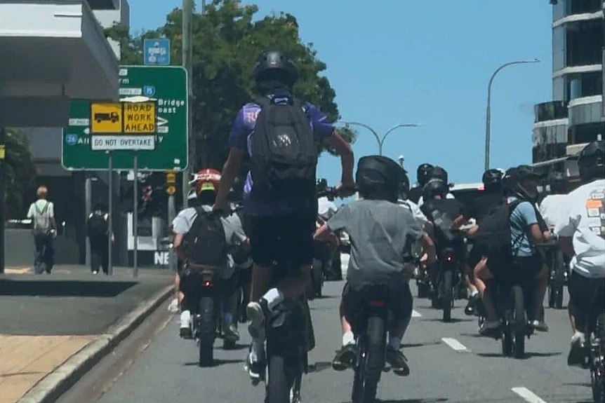 昆州拟禁16岁以下骑行电单车，违规者家长或面临罚款 - 2